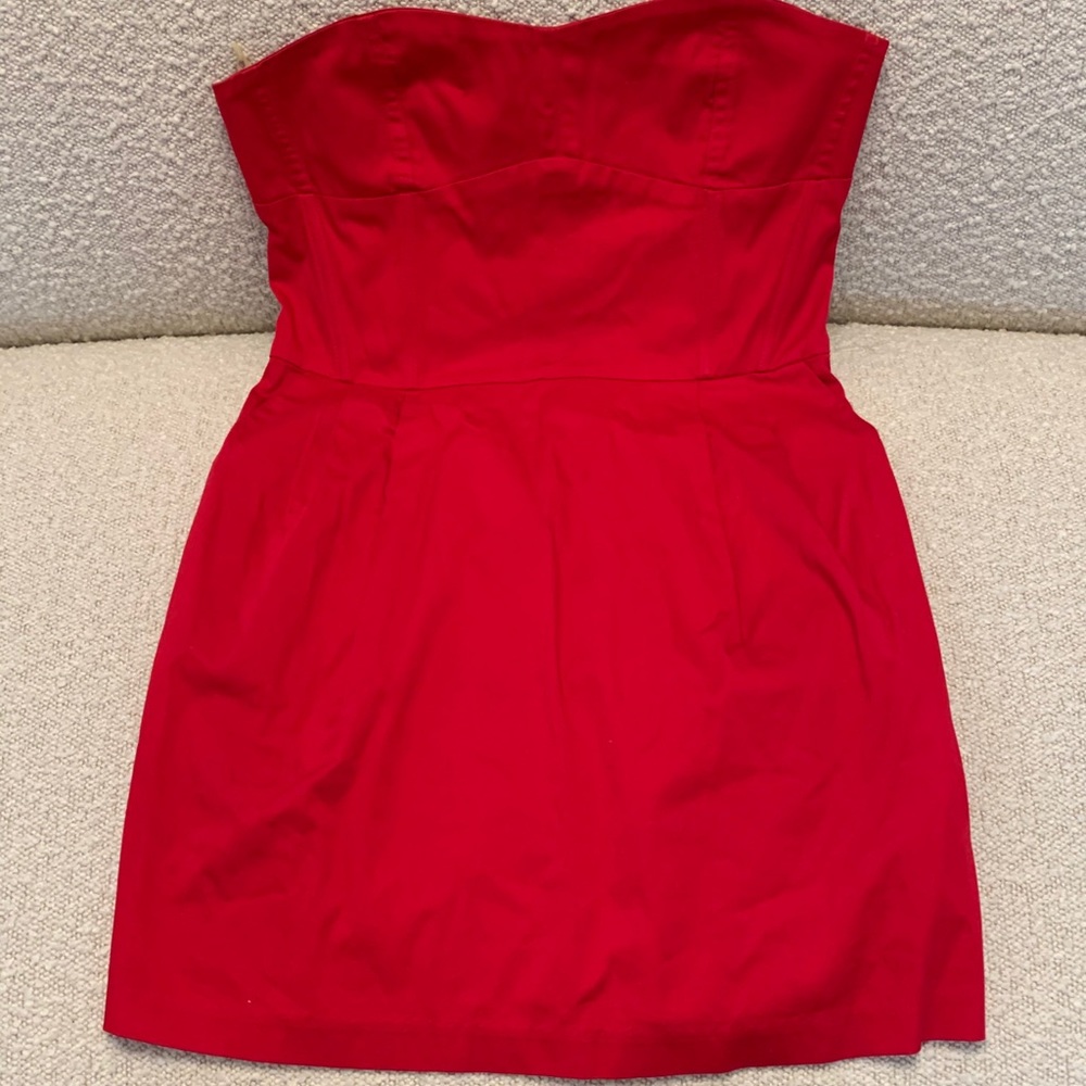 Red tubeless sweetheart dress